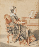 Giovane donna in abito rococò seduta al pianoforte